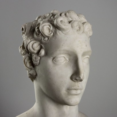 Un erma di giovane in marmo ,Un'Erma di Giovane in Marmo ,Busto di Giovane in Marmo