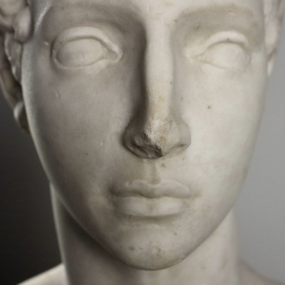 Un erma di giovane in marmo ,Un'Erma di Giovane in Marmo ,Busto di Giovane in Marmo