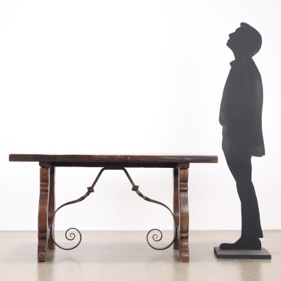 Mesa de estilo renacentista, Mesa de estilo renacentista en castaño