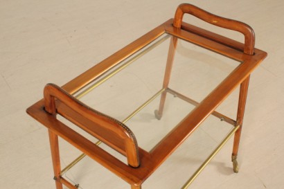Carrello anni 50, legnoo di ciliegio, vetro, particolari in ottone, buone condizioni, segni di usura