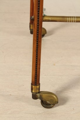 Carrello anni 50, legnoo di ciliegio, vetro, particolari in ottone, buone condizioni, segni di usura
