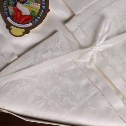 Flanders Tablecloth with 12 Napkins, Linen