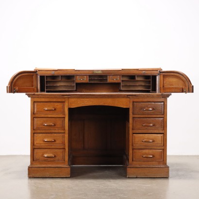 Roller desk