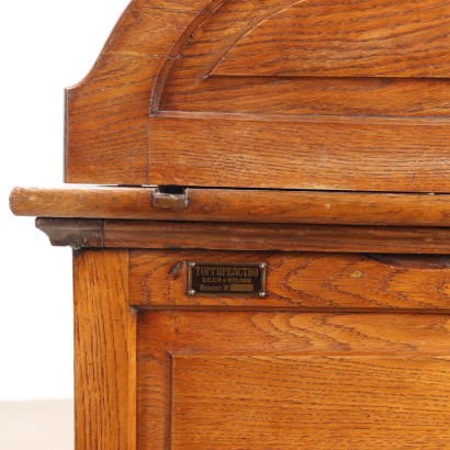 Roller desk