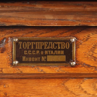 Roller desk
