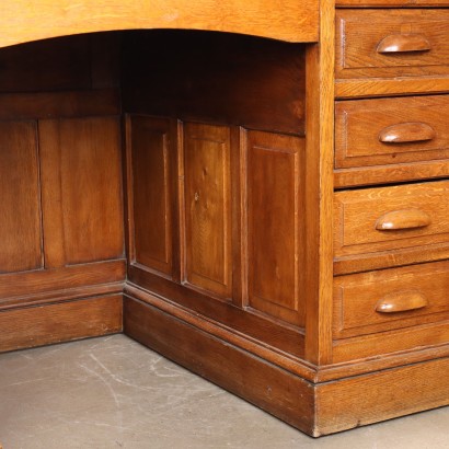 Roller desk