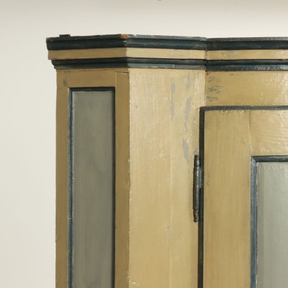 Pair of corner units