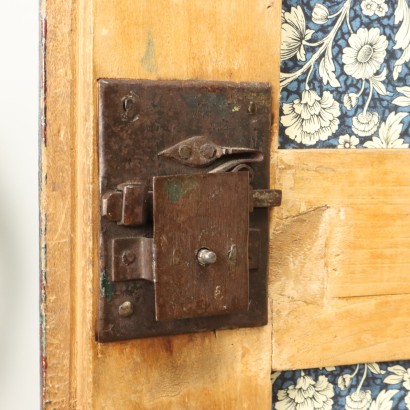 Pair of corner units