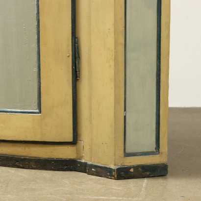 Pair of corner units
