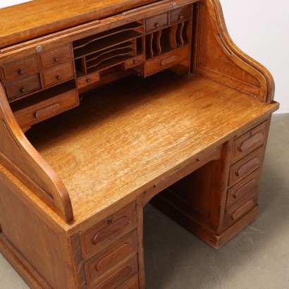 Roller desk