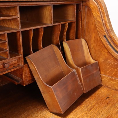 Roller desk