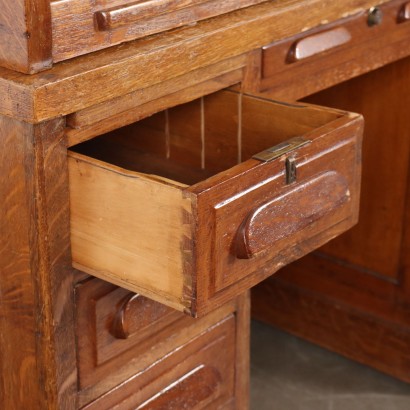 Roller desk