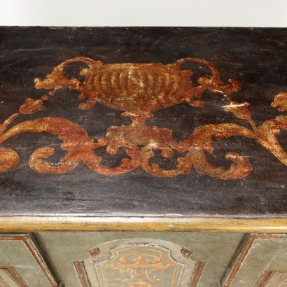 credenza dipinta