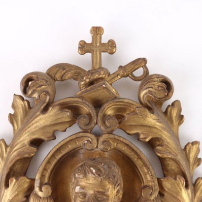 Paire de bénitiers en bois doré