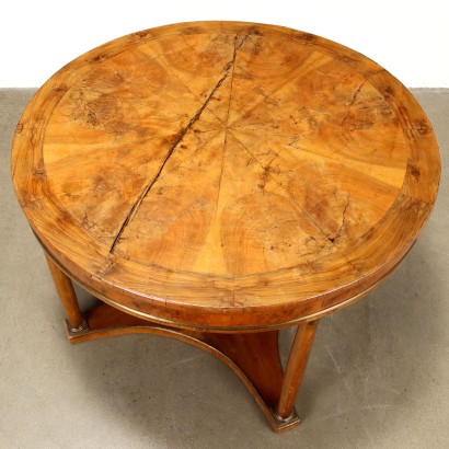 Round table