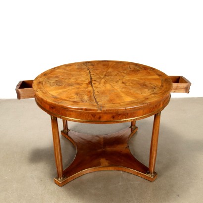 Round table