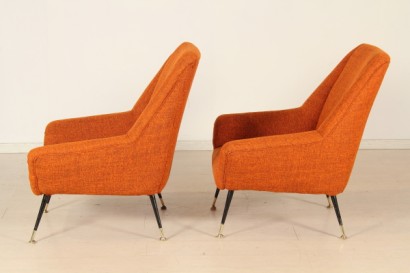 Poltrone anni 50, imbottitura in espanso, rivestimento in tessuto, piedi in metallo, ottone, ottime condizioni, completamente rinnovate