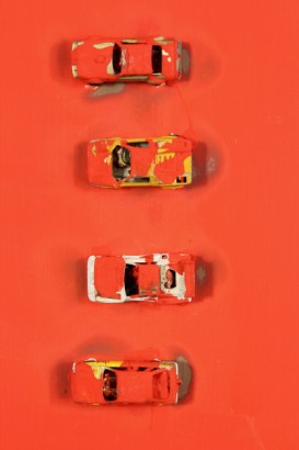 art contemporain, Bernard Aubertin (1934), 2010, voitures brûlées, technique mixte