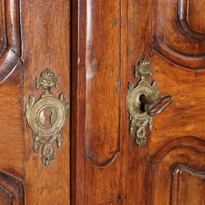 Kleiderschrank, Kleiderschrank aus Eichenholz