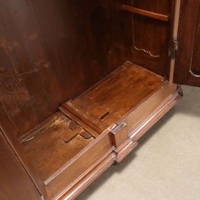 Kleiderschrank, Kleiderschrank aus Eichenholz