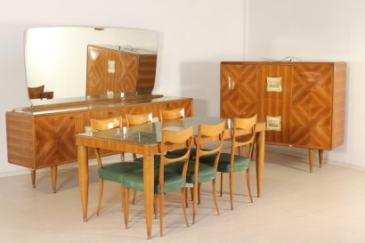 Buffet anni 50, legno impiallacciato, noce, vetro, retro verniciato, particolare in ottone, buone condizioni, segni usura