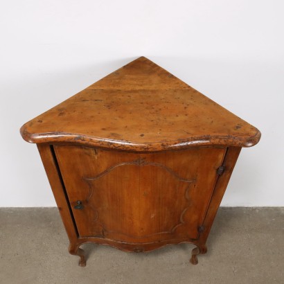 Armoire d'angle, armoire d'angle baroque en noyer