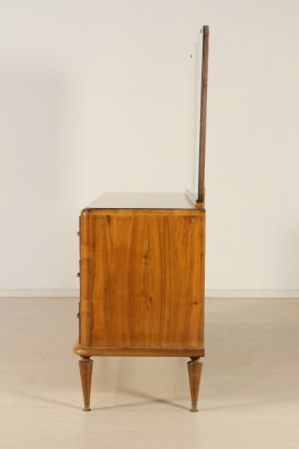 Cassettone anni 30-40, con specchio, legno impiallacciato, noce e radica, vetro retro verniciato, particolari in ottone, buone condizioni