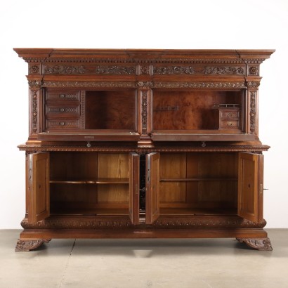 Credenza in stile Neorinascimento