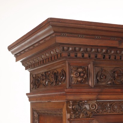 Credenza in stile Neorinascimento