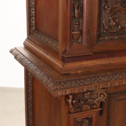 Credenza in stile Neorinascimento