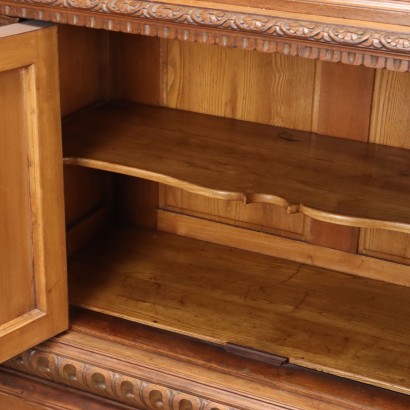 Credenza in stile Neorinascimento