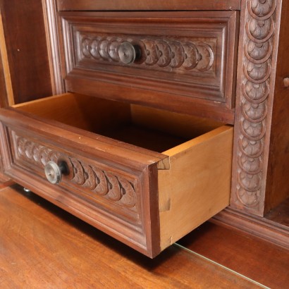 Credenza in stile Neorinascimento