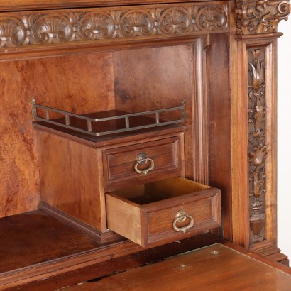 Credenza in stile Neorinascimento