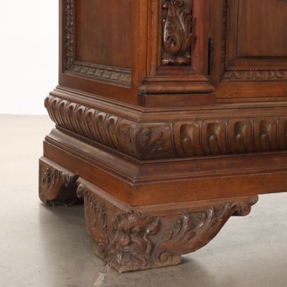 Credenza in stile Neorinascimento