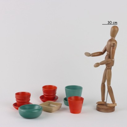 Richard Ginor Bowls and Jars Group