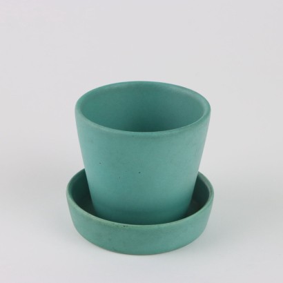 Richard Ginor Bowls and Jars Group