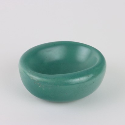 Richard Ginor Bowls and Jars Group