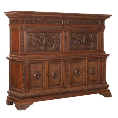 Credenza in stile Neorinascimento