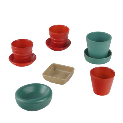 Richard Ginor Bowls and Jars Group