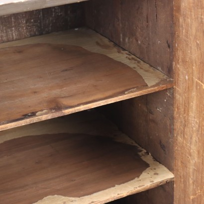 Credenzino con ante dipinte