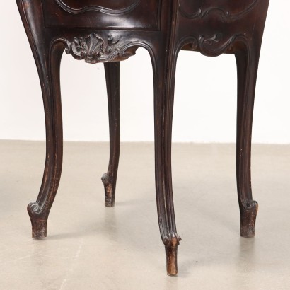 Tables de chevet de style rococo, tables de chevet de style rococo en noyer