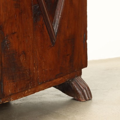 Credenzina,Credenzino in Castagno