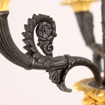 Par de candelabros de bronce