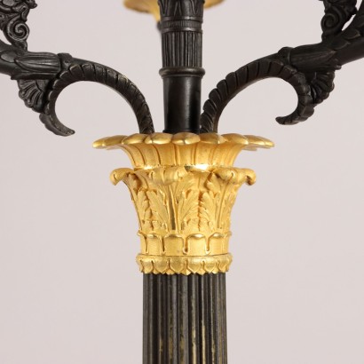Par de candelabros de bronce