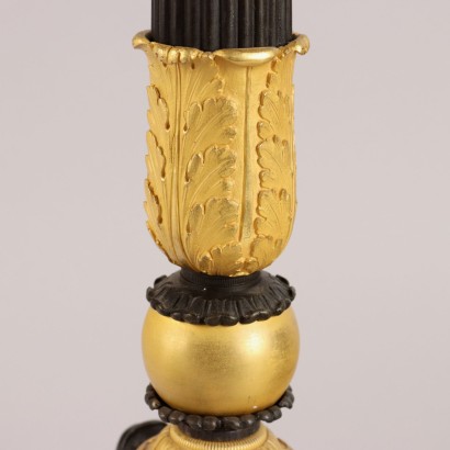 Par de candelabros de bronce