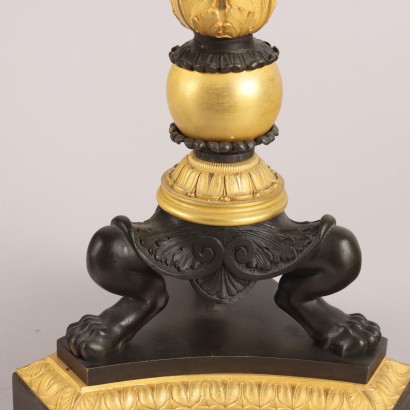 Par de candelabros de bronce