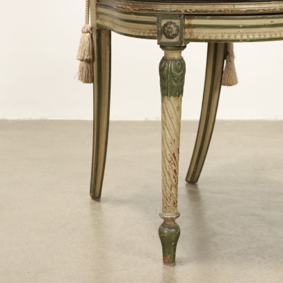 Pair of chairs in neoclassical style