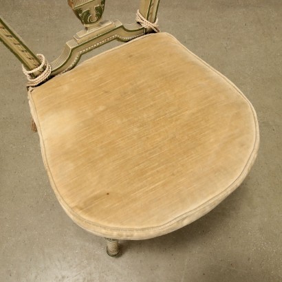 Pair of chairs in neoclassical style