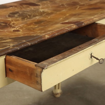 Tisch, Tannentisch, Lackierter Tannentisch