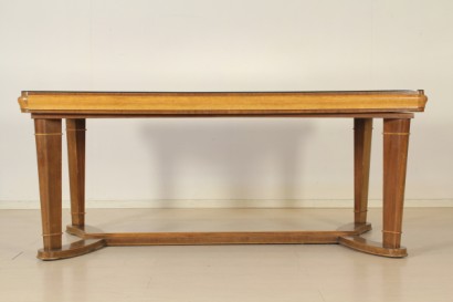 Tavolo anni 30, legno massello, impiallacciato, mogano, impiallacciatura di radica, vetro di protezione, protezione sul piano, rottura, buone condizioni, piccoli segni di usura, parte di arredo completo 